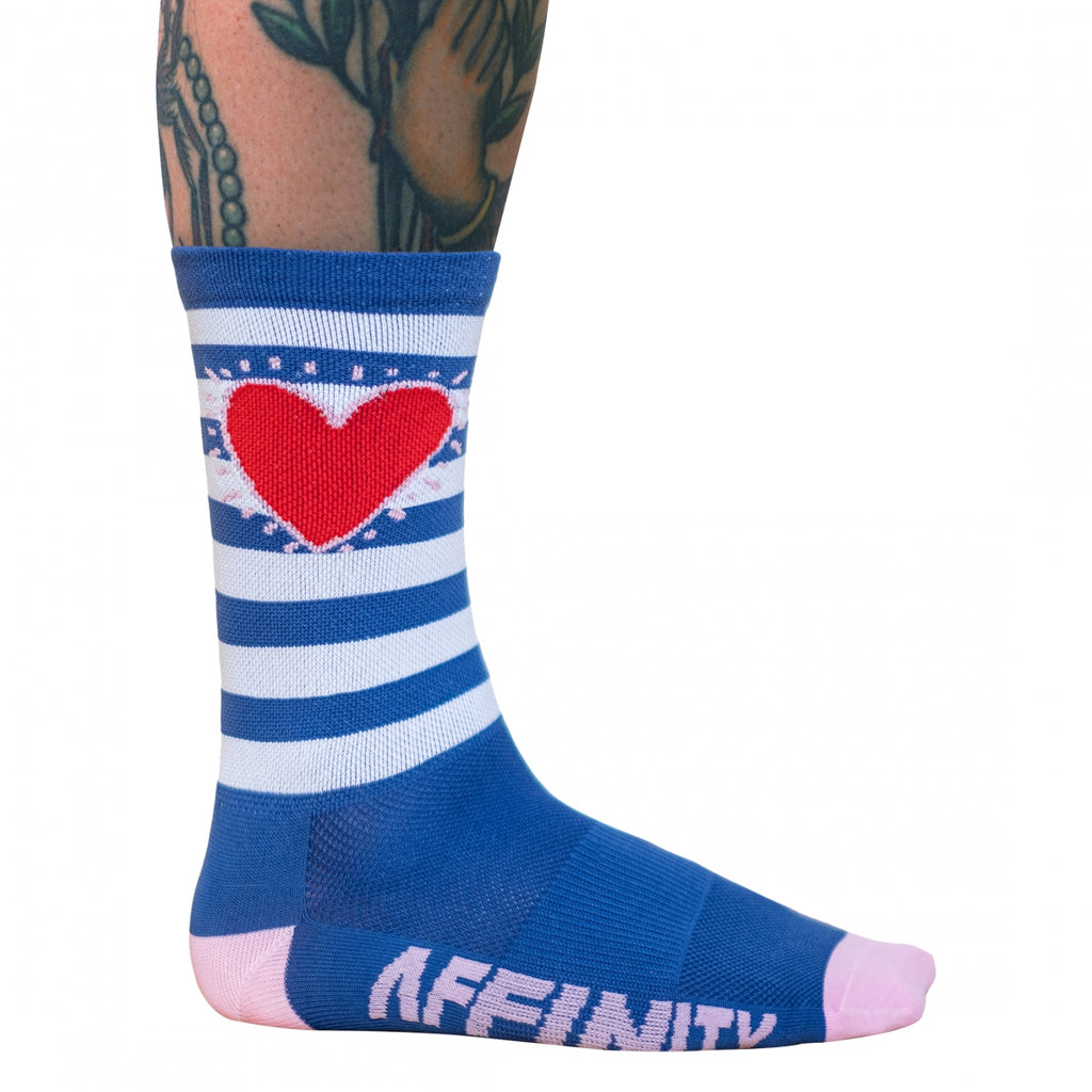 SOCKS AFFINITY KEITH HARING SM/MD HEART w/STRIPES